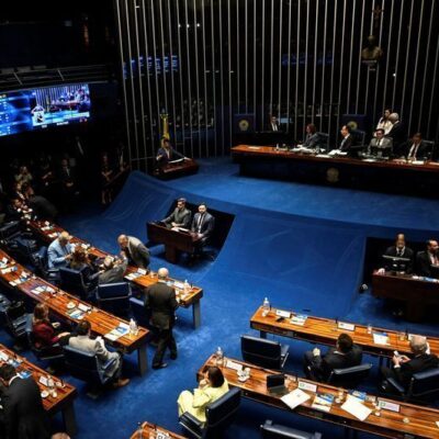 Congresso reage a decisão do STF sobre impeachment de ministros e aprova projeto restritivo