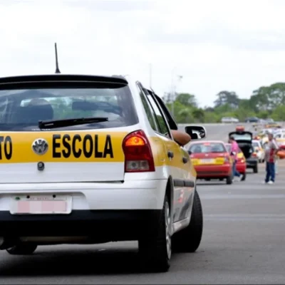 Contran aprova fim da obrigatoriedade de aulas para tirar CNH