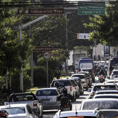 Contran elimina obrigatoriedade de aulas em autoescola para CNH