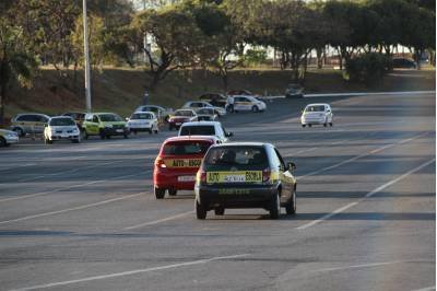 Contran extingue aulas obrigatórias em autoescolas para CNH