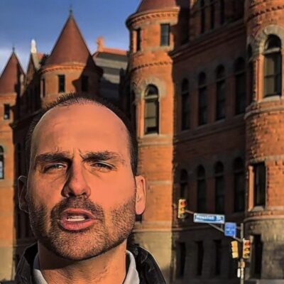 Eduardo Bolsonaro critica cancelamento de passaporte diplomático após cassação