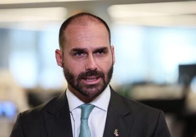 Eduardo Bolsonaro lamenta retirada de sanções dos EUA contra Moraes