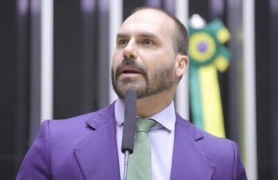 Eduardo Bolsonaro pode concorrer em 2026 mesmo morando nos EUA