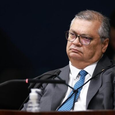 Flávio Dino suspende tentativa do Congresso de reativar emendas canceladas