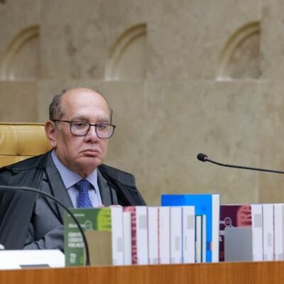 Gilmar Mendes nega pedido da AGU e mantém exclusividade da PGR para impeachment no STF