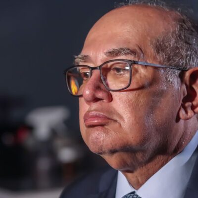 Gilmar Mendes restringe pedidos de impeachment de ministros do STF à PGR
