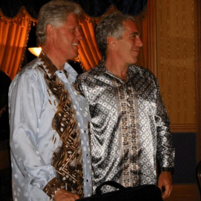 Governo dos EUA divulga arquivos de Epstein com fotos de Clinton e celebridades