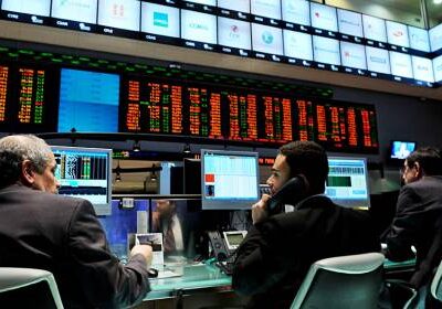 Ibovespa cai 4,4% após Bolsonaro indicar Flávio para presidência em 2026