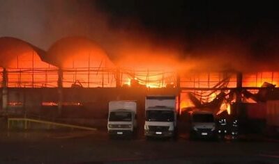 Incêndio atinge galpão do Ceasa na Zona Norte do Rio
