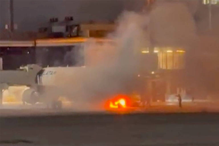 Latam evacua Airbus A320 em Guarulhos após fogo em veículo de bagagens