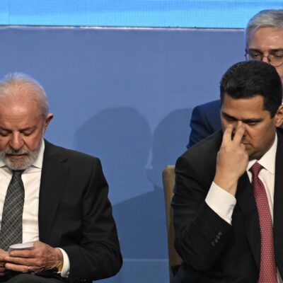 Lula busca negociação com Alcolumbre após tensão sobre indicação ao STF