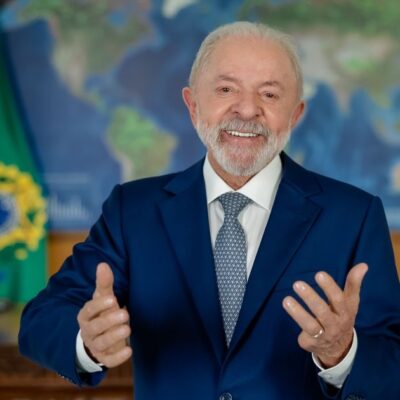 Lula destaca estímulo à economia com isenção do IR para quem ganha até R$ 5 mil