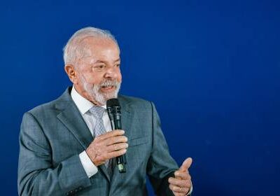 Lula sanciona aumento de 8% para Judiciário em 2026 e veta reajustes futuros