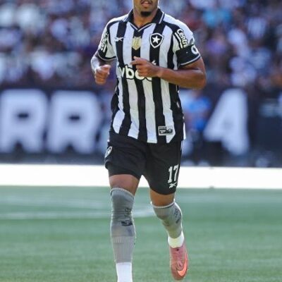 Marlon Freitas comunica Botafogo desejo de jogar no Palmeiras