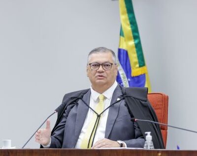 Ministro Flávio Dino suspende trecho que pode reabrir ‘orçamento secreto’