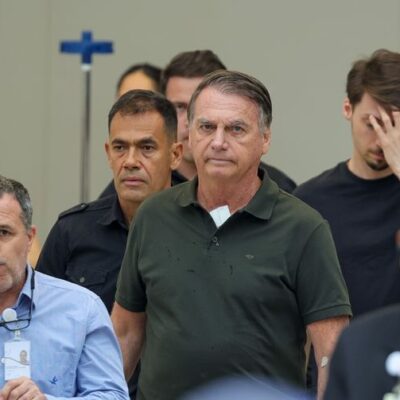 Moraes autoriza internação de Bolsonaro para cirurgia em Brasília