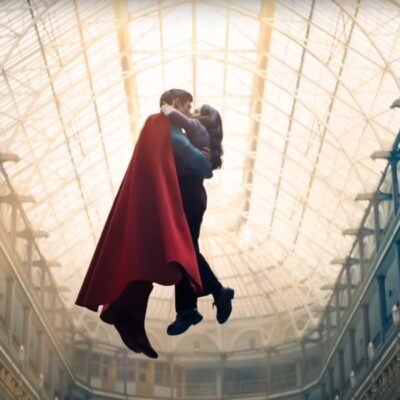 Netflix fecha acordo para comprar franquias e títulos da Warner Bros. Discovery