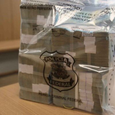 PF apreende R$ 430 mil na casa do deputado Sóstenes Cavalcante em operação