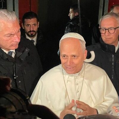 Papa Leão XIV Pede Trégua de Natal e Reforça Valor da Vida em Castel Gandolfo