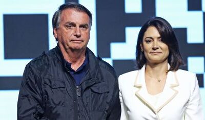 Procedimento para tratar soluços de Bolsonaro foi finalizado, diz Michelle