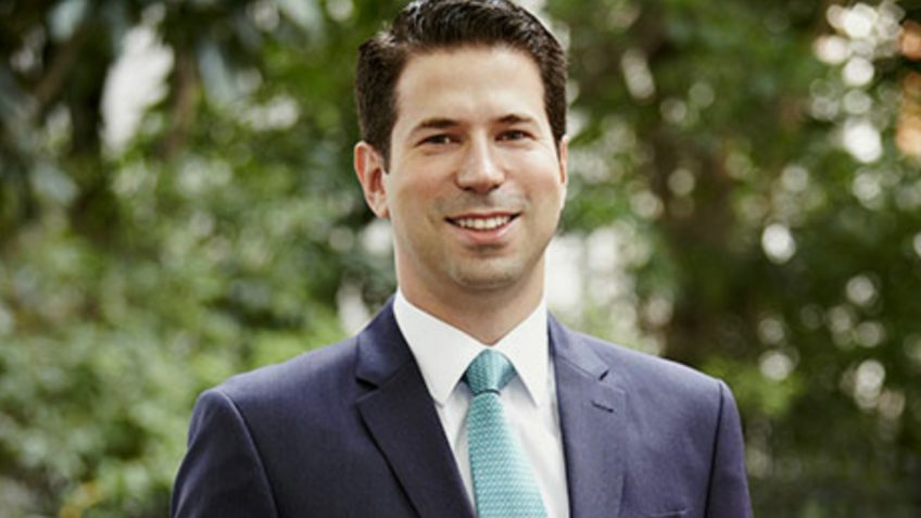 Professor brasileiro perde visto e é preso por disparar arma perto de sinagoga nos EUA