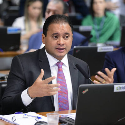 Relator apoia indicação de Jorge Messias ao STF apesar de oposição de Alcolumbre