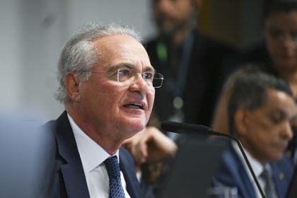 Renan Calheiros acusa Jaques Wagner de negociar PL da Dosimetria em troca de pauta econômica