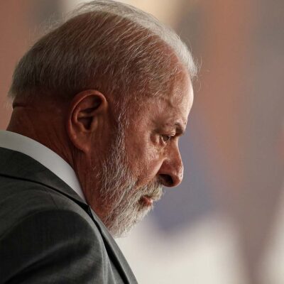 Reprovação ao governo Lula sobe a 48,6% e supera aprovação