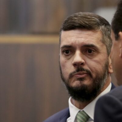 Rodrigo Bacellar passa de reeleito unânime a preso em dez meses no Rio
