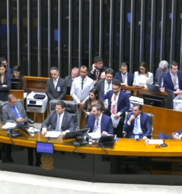 STF suspende lei que reativava emendas parlamentares canceladas