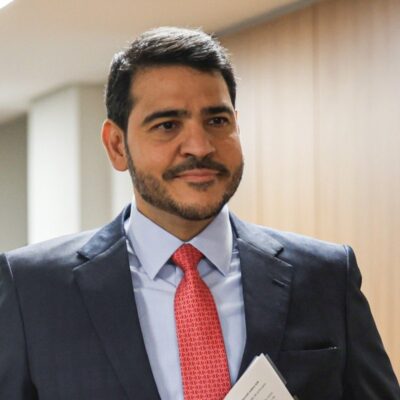 Sabatina de Jorge Messias no Senado fica para 2026