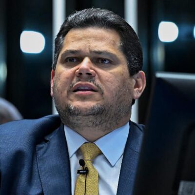 Senado adia sabatina de Jorge Messias e Alcolumbre critica omissão do governo