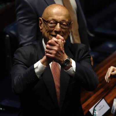 Senado aprova projeto que reduz pena de condenados do 8 de Janeiro, beneficiando Bolsonaro