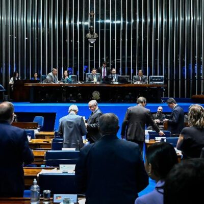 Senado aprova redução de pena para Bolsonaro e outros condenados pelo 8 de janeiro