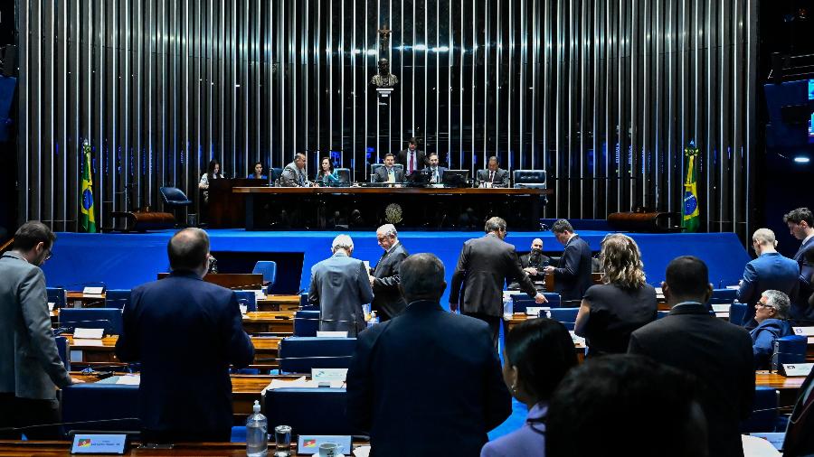 Senado aprova redução de pena para Bolsonaro e outros condenados pelo 8 de janeiro