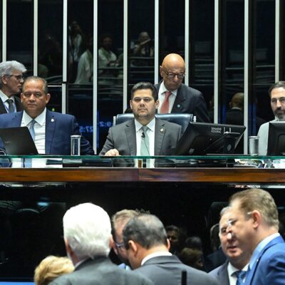 Senado aprova redução de penas para condenados nos atos golpistas de 2023