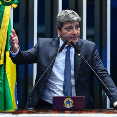 Senador propõe PEC para limitar STF a juízes de carreira e mandato de 10 anos