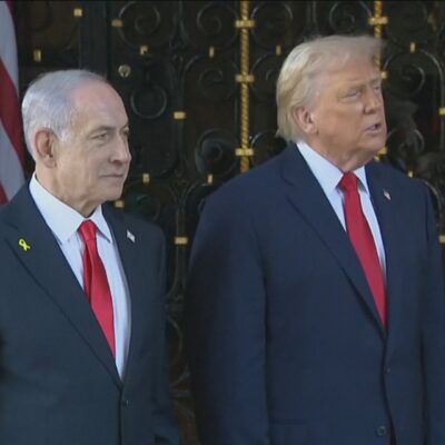 Trump apoia Netanyahu, ameaça Irã e recebe maior prêmio de Israel