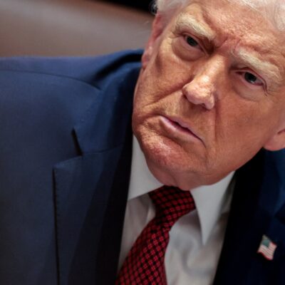 Trump retira sanções contra Alexandre de Moraes e agrava isolamento do clã Bolsonaro