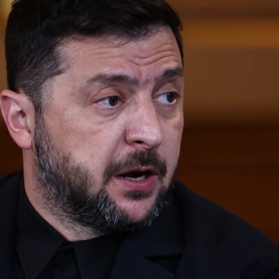 Zelensky diz que garantia da paz depende de parceiros antes de reunião com Trump