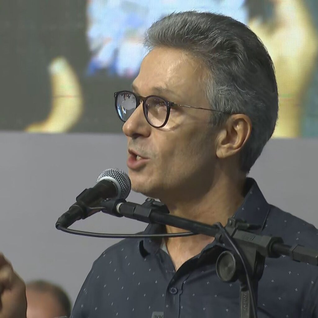 Zema afirma que pré-candidatura de Flávio Bolsonaro é justa e democrática