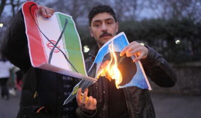 Análise: Por que o regime do Irã ainda não caiu apesar das crises