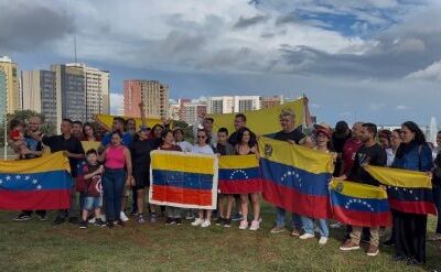 Brasília recebe protestos pró-liberdade e contra ofensiva dos EUA na Venezuela