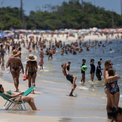 Calor intenso predomina no RJ e SP com chuvas previstas para segunda-feira