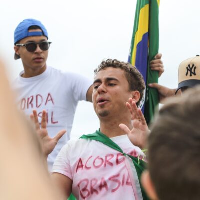 Caminhada de Nikolas chega a Brasília com segurança reforçada no Planalto