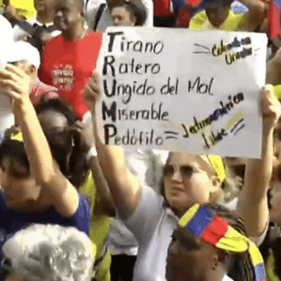 Colombianos protestam contra ameaça militar dos EUA e apoiam Petro