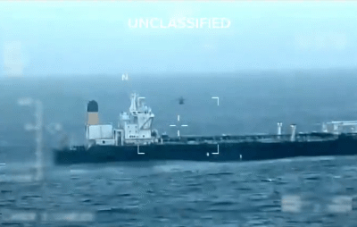 Doze petroleiros venezuelanos saem clandestinamente apesar de bloqueio dos EUA