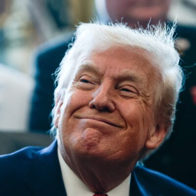 EUA comercializam petróleo venezuelano com receita em contas sob controle americano