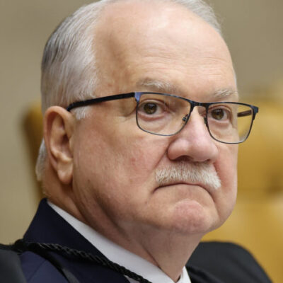 Fachin destaca sacrifícios de Moraes no evento dos 3 anos do 8 de Janeiro