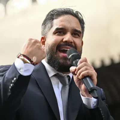 Filho de Maduro declara apoio incondicional à presidente interina da Venezuela